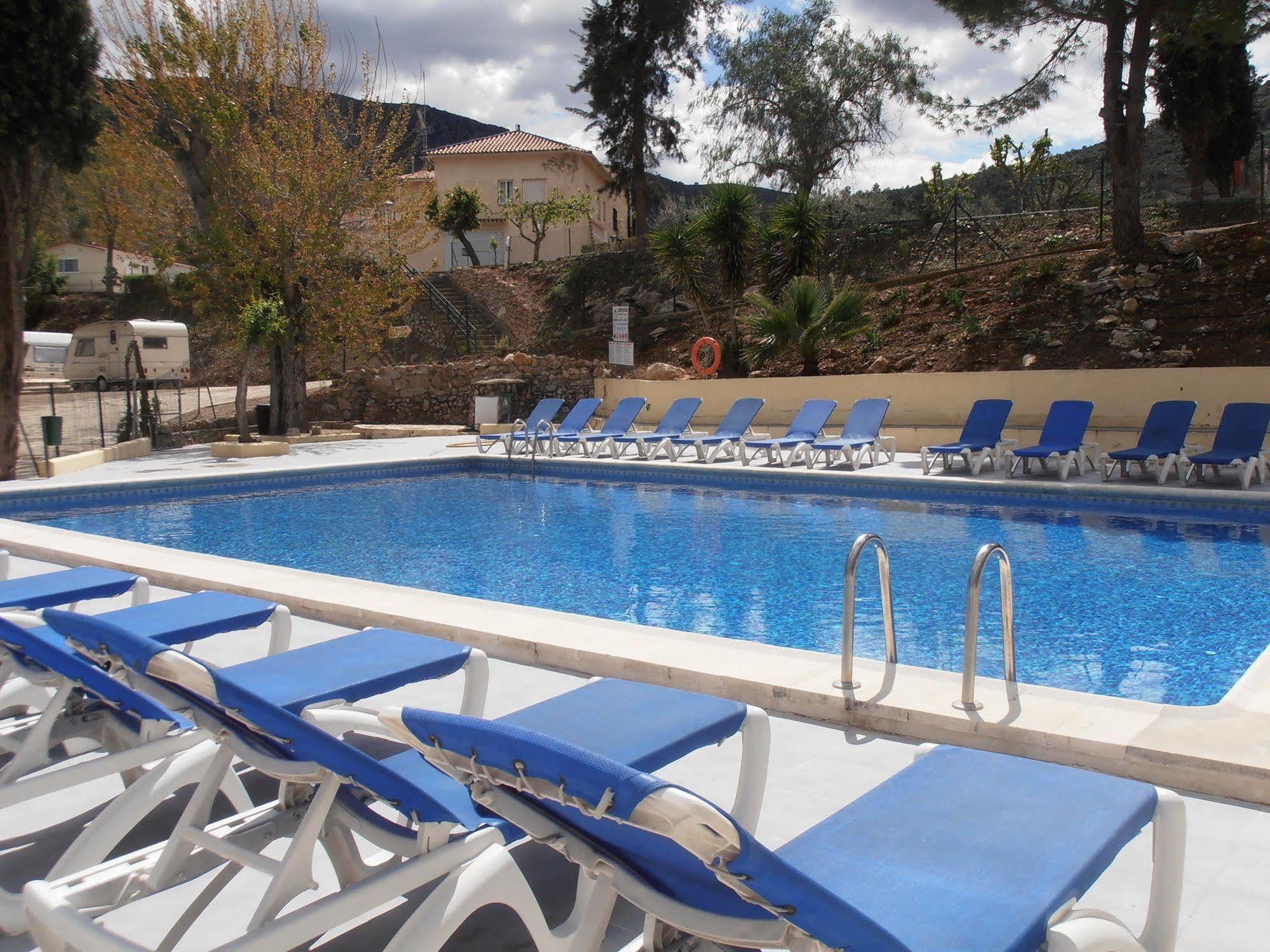 Oasis Country Park Hotel Rugat Exterior photo
